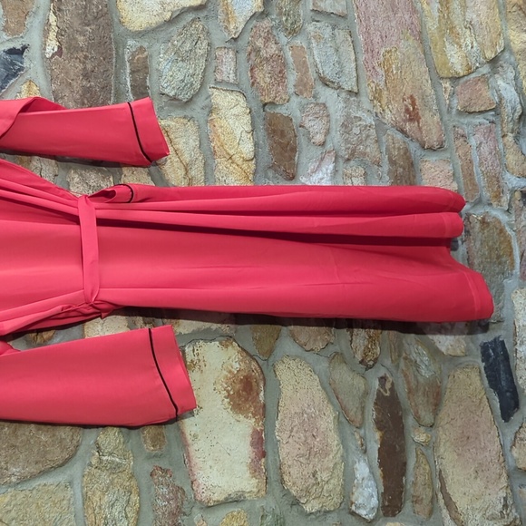Fabletics Ecosatin Robe - Picture 11 of 13